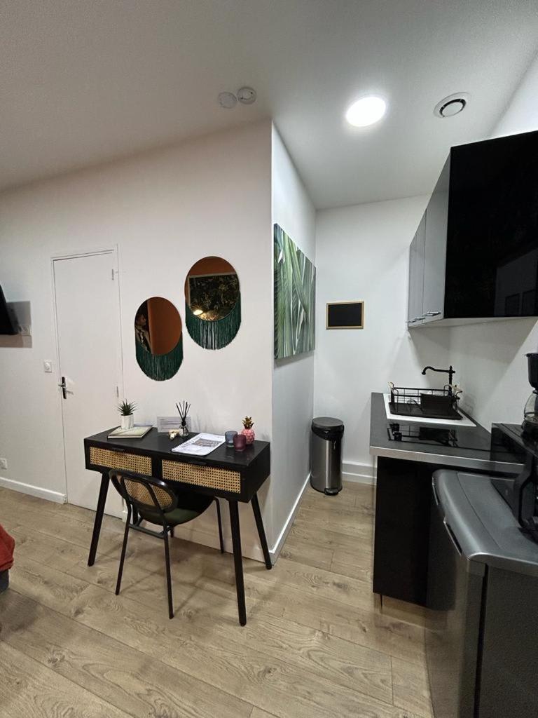 Stylish Modern Studio Apartment Paris Exterior foto