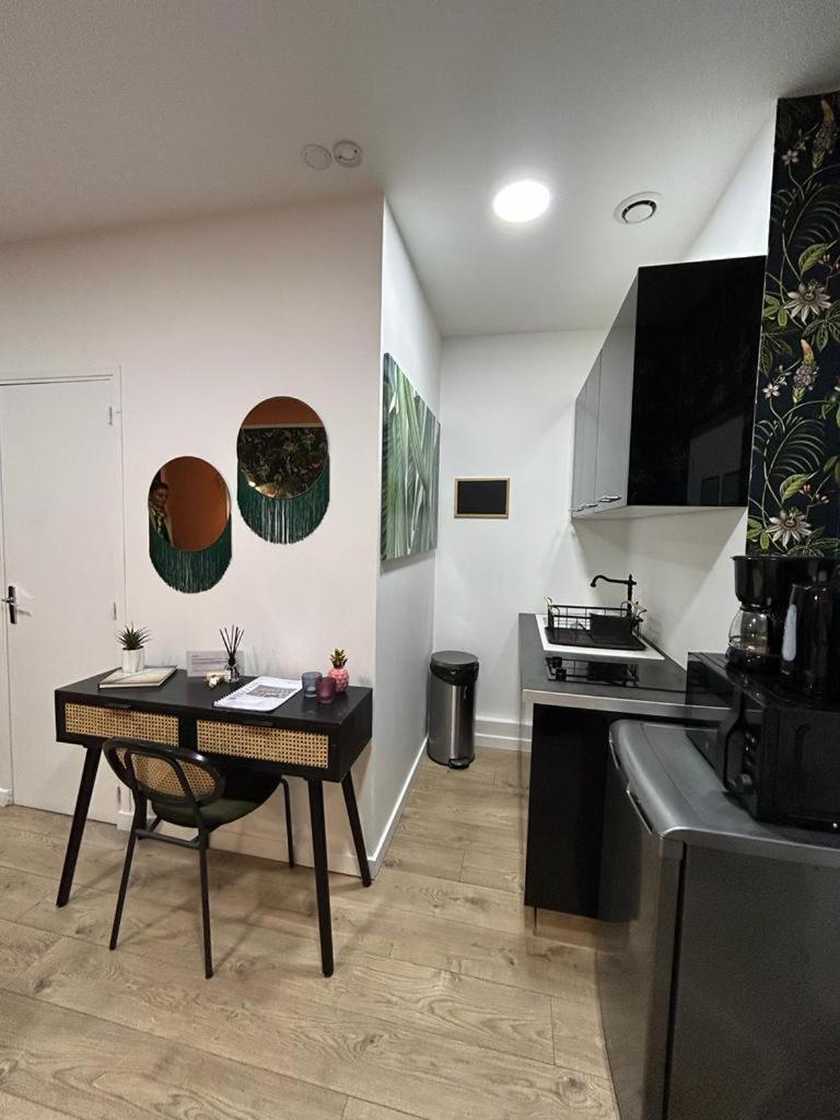 Stylish Modern Studio Apartment Paris Exterior foto